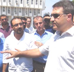 images/haber_resimleri/gumruk-calisanlari-siki-denetimleri-protesto-etti-.jpg